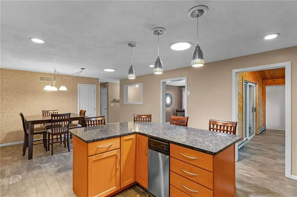 65 Apple House Drive Cranston RI 02921