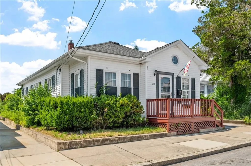 195 Elmore Avenue Woonsocket RI 02895