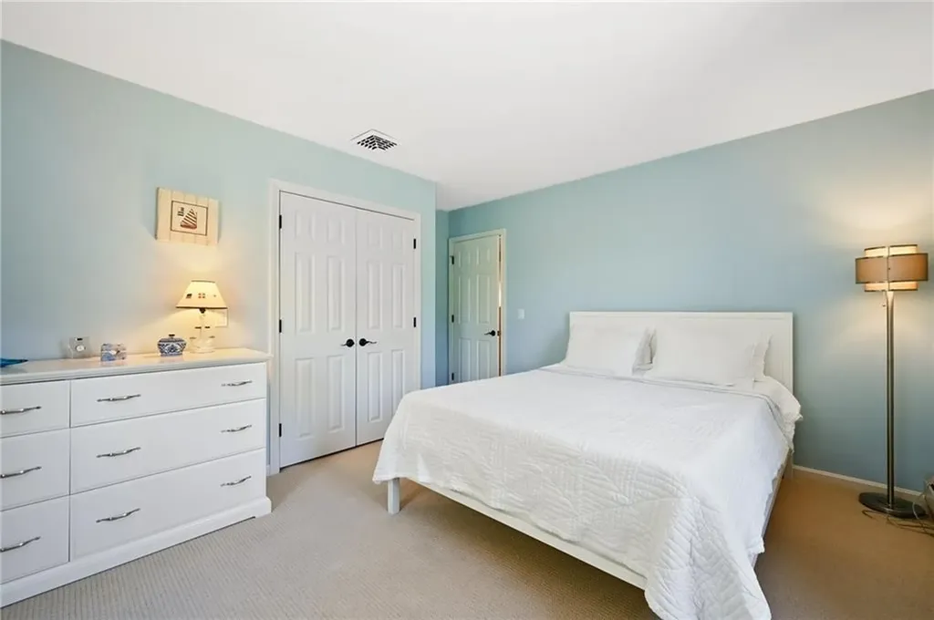 12 Wedgewood Drive Middletown RI 02842
