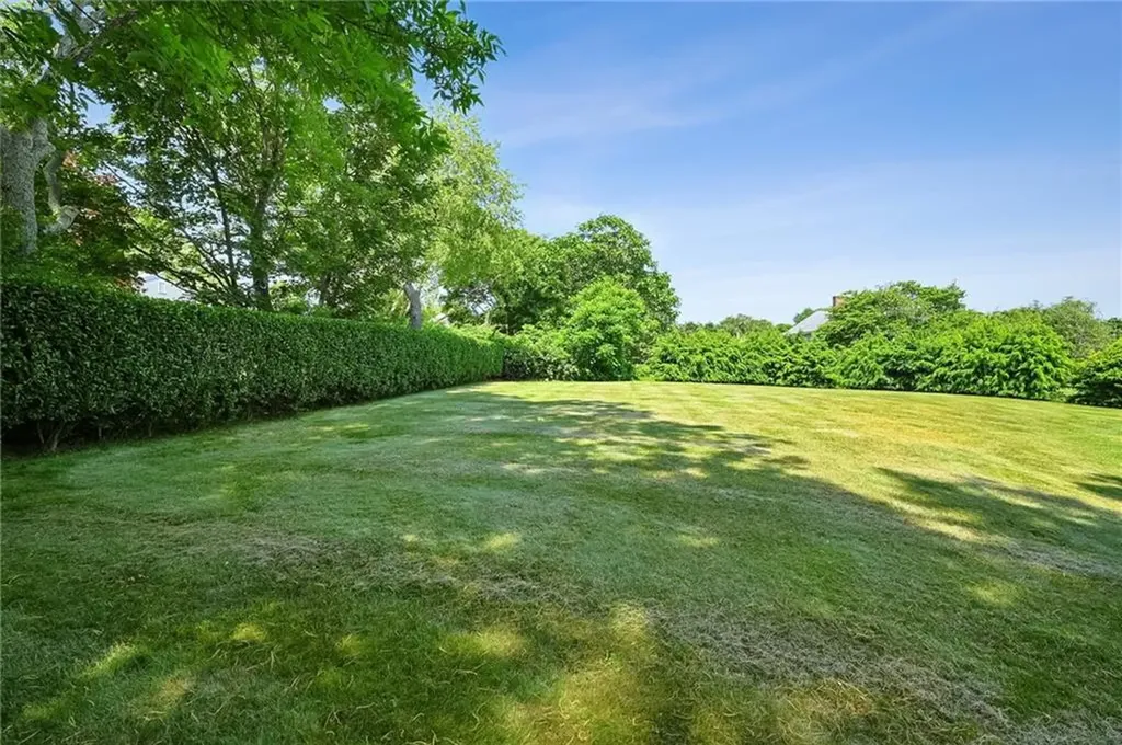 12 Wedgewood Drive Middletown RI 02842