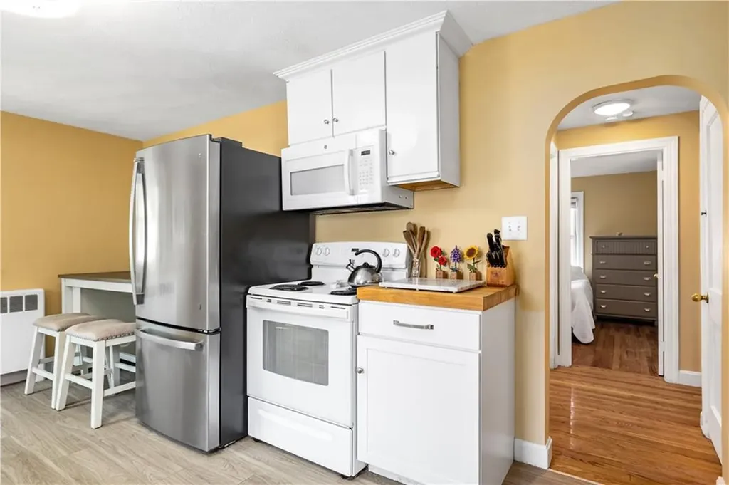 189 Hillard Avenue Warwick RI 02886
