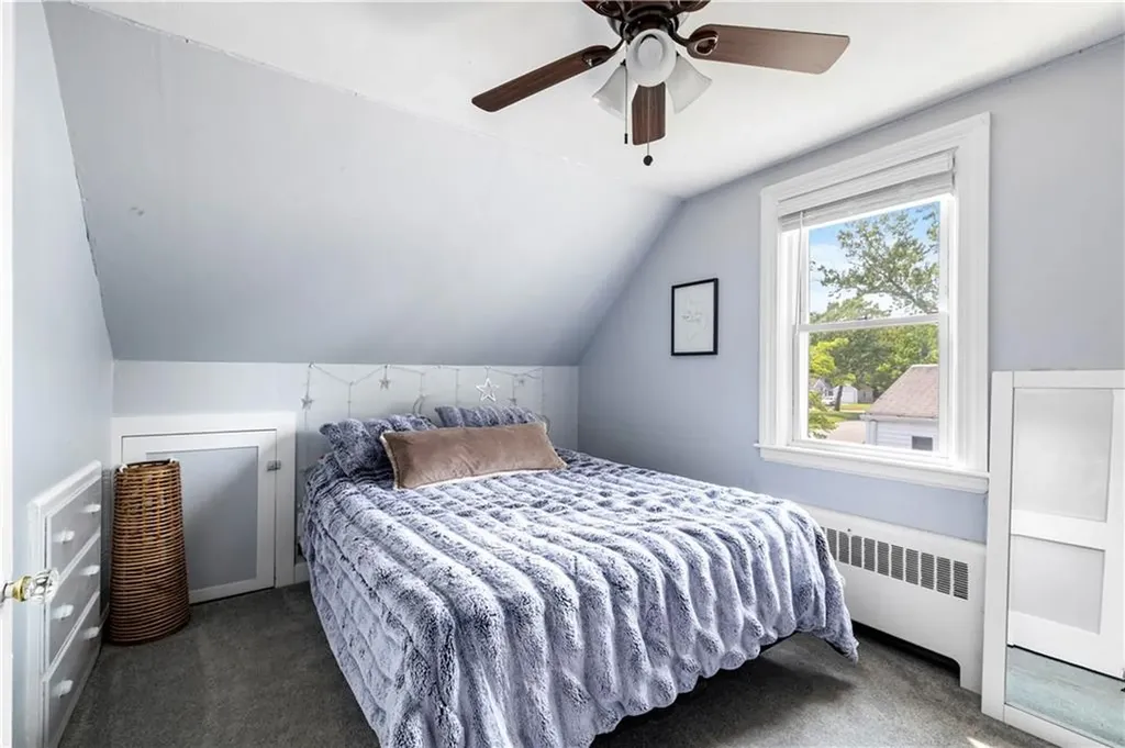 189 Hillard Avenue Warwick RI 02886