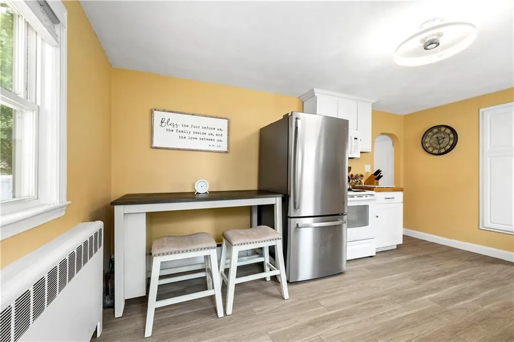 189 Hillard Avenue Warwick RI 02886