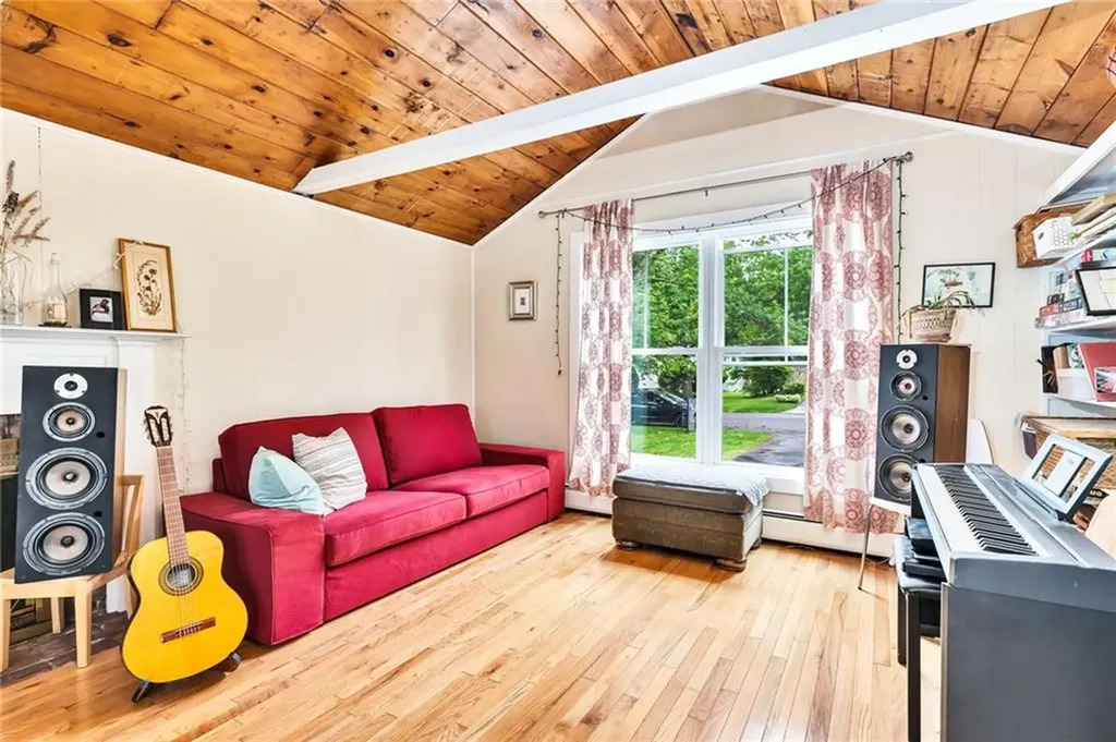 25 Stanhope Drive Barrington RI 02806