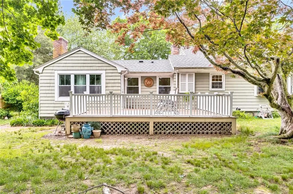 25 Stanhope Drive Barrington RI 02806