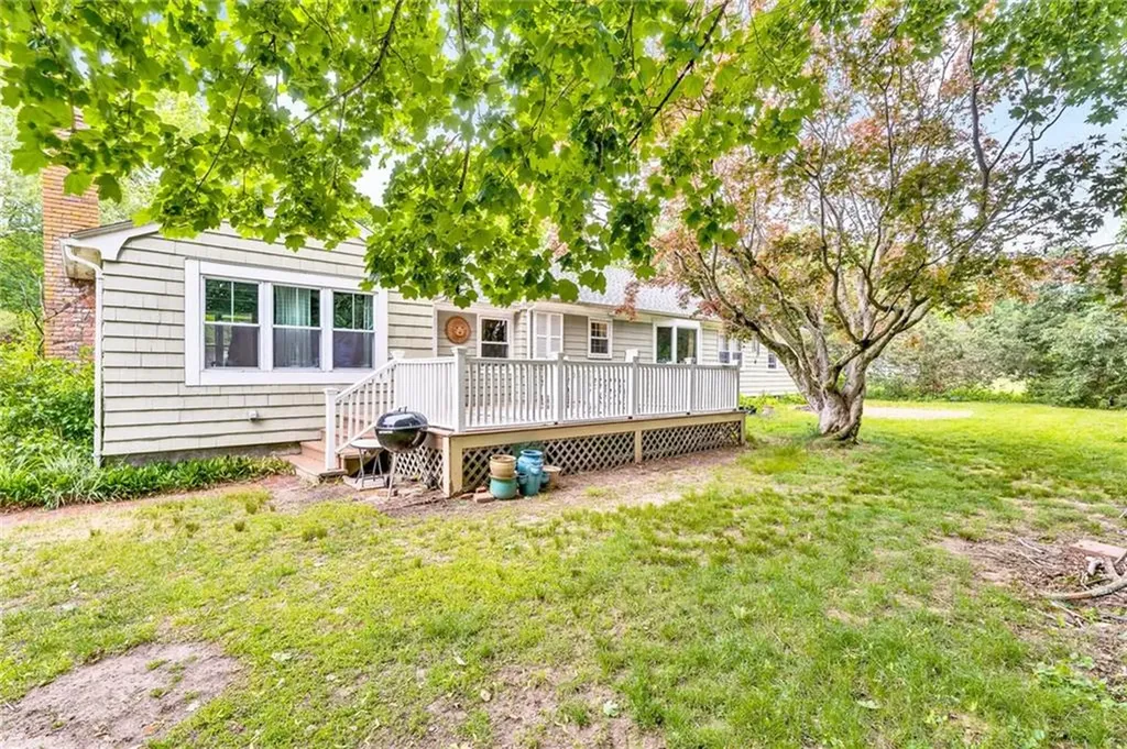 25 Stanhope Drive Barrington RI 02806