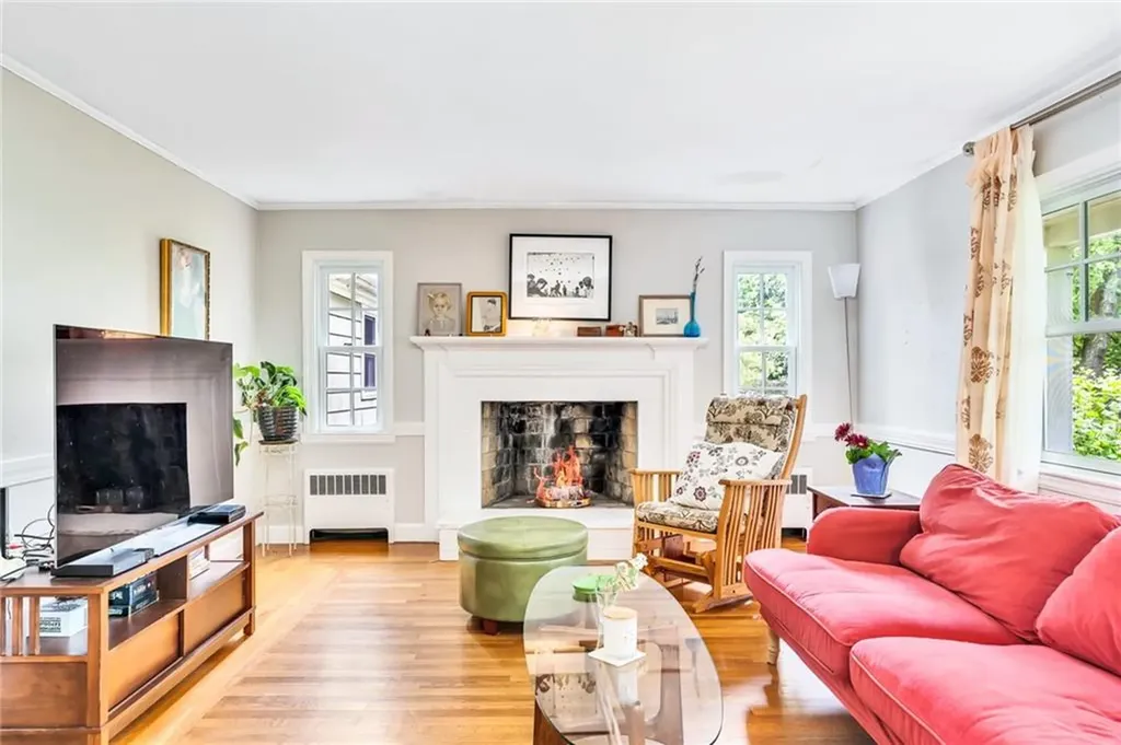 25 Stanhope Drive Barrington RI 02806