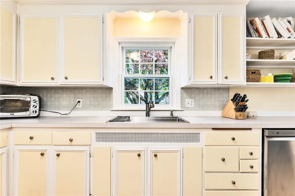 25 Stanhope Drive Barrington RI 02806