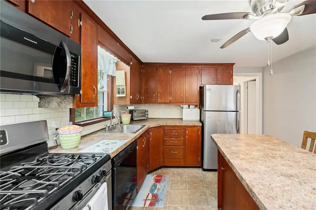 26 Maplehurst Avenue Warwick RI 02889