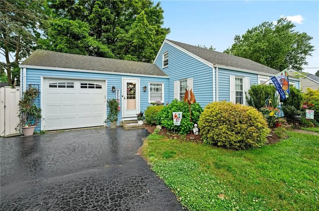 26 Maplehurst Avenue Warwick RI 02889