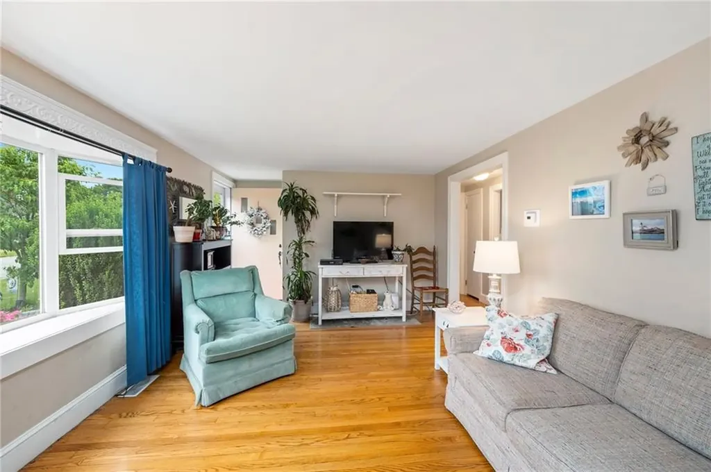 26 Maplehurst Avenue Warwick RI 02889