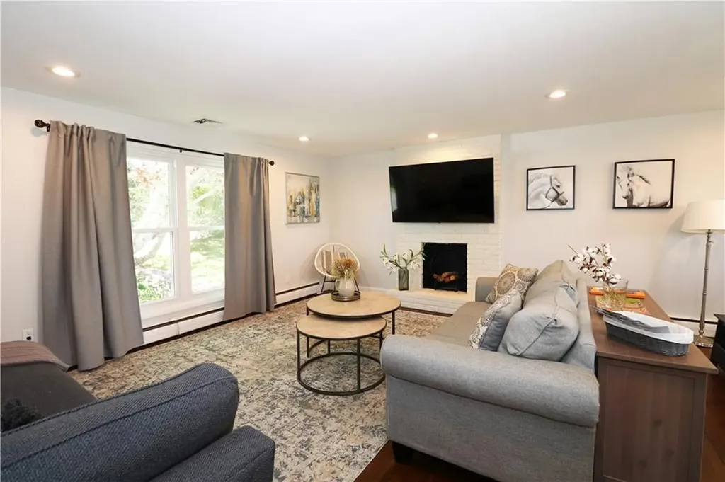 1 Paul Avenue Middletown RI 02842