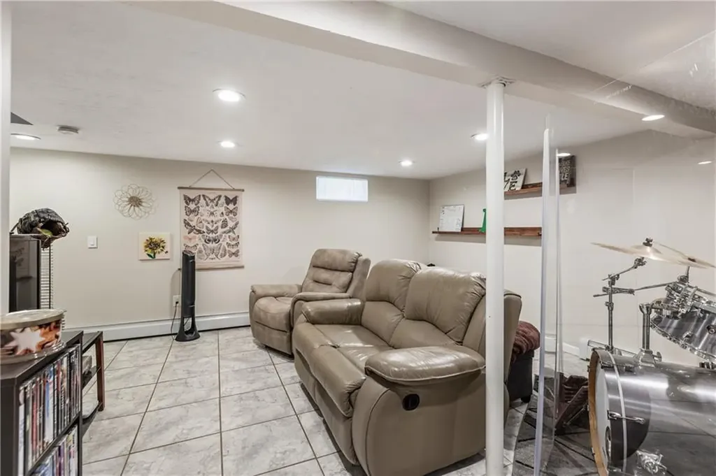 79 Dewey Avenue Pawtucket RI 02861