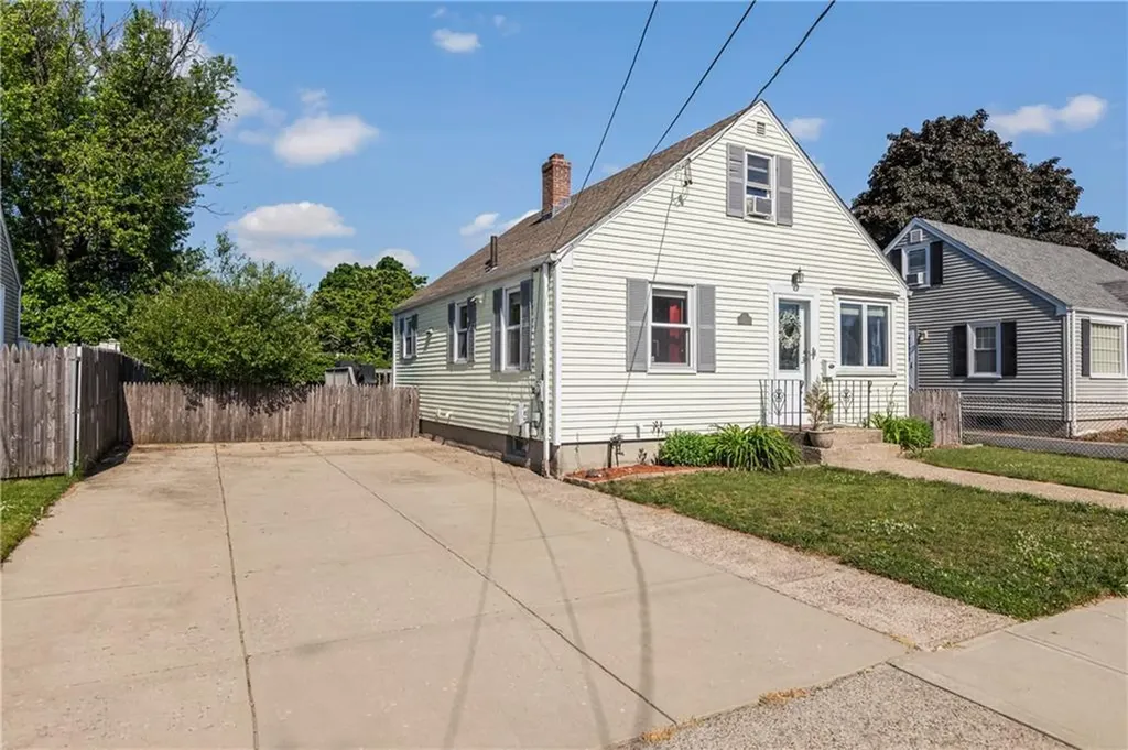 79 Dewey Avenue Pawtucket RI 02861