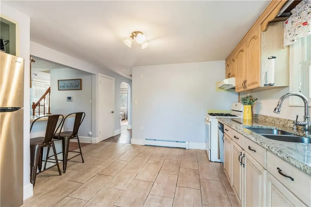 79 Dewey Avenue Pawtucket RI 02861