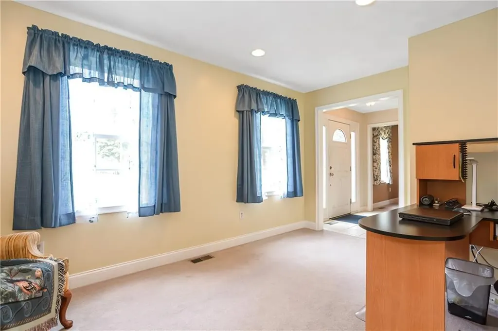 20 Scaralia Road Cranston RI 02921
