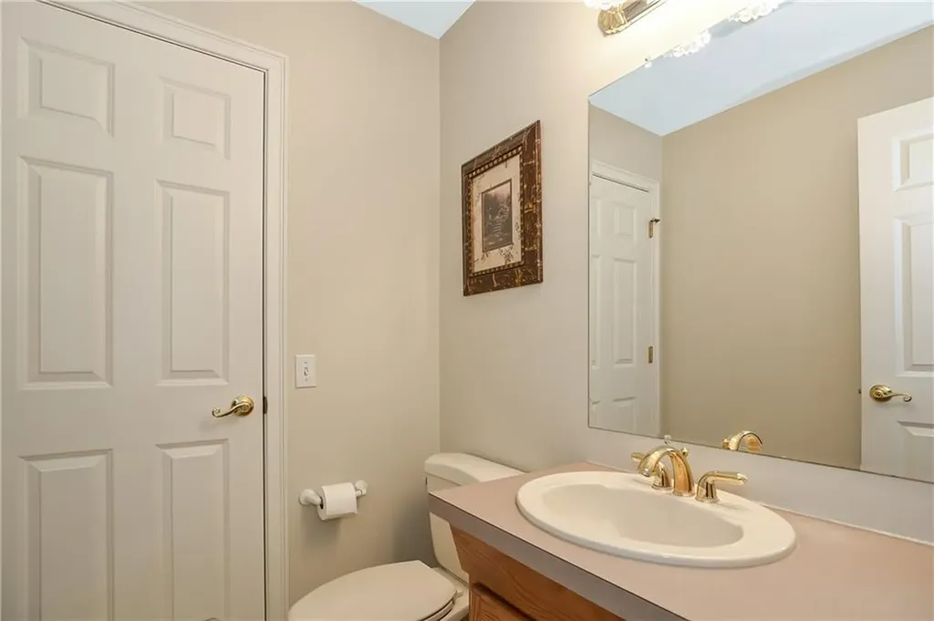 20 Scaralia Road Cranston RI 02921