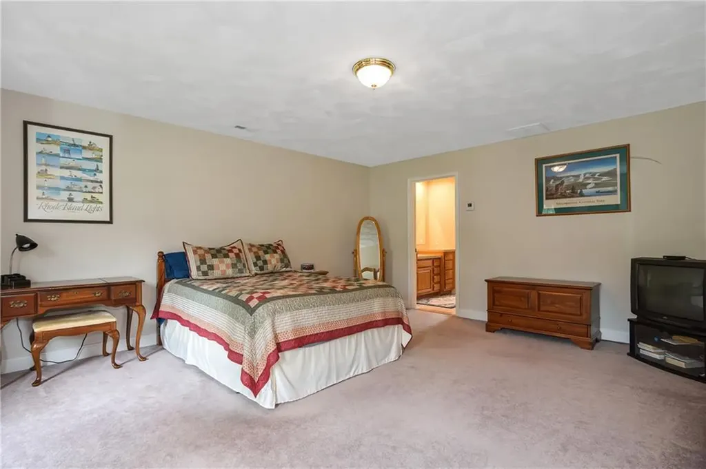 20 Scaralia Road Cranston RI 02921