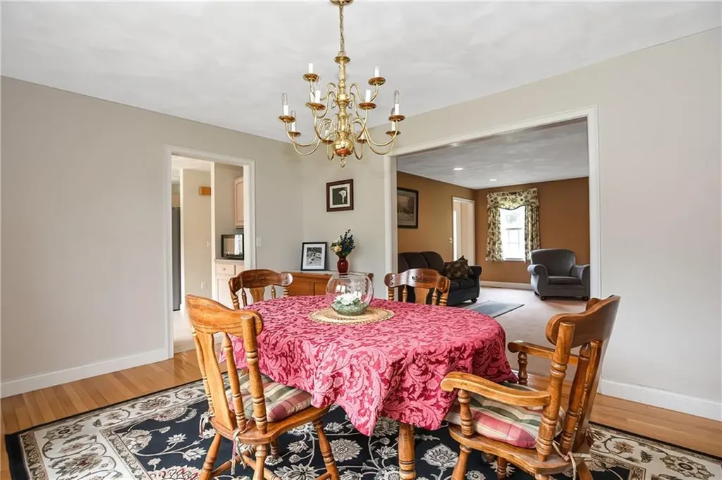 20 Scaralia Road Cranston RI 02921