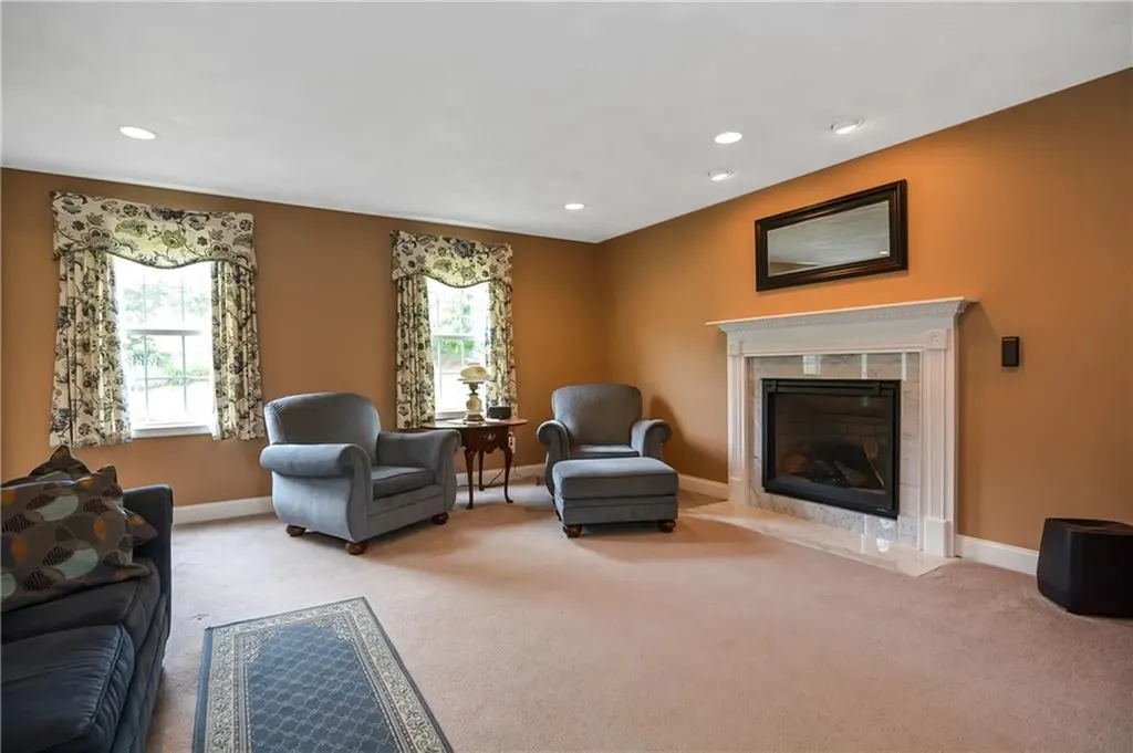 20 Scaralia Road Cranston RI 02921