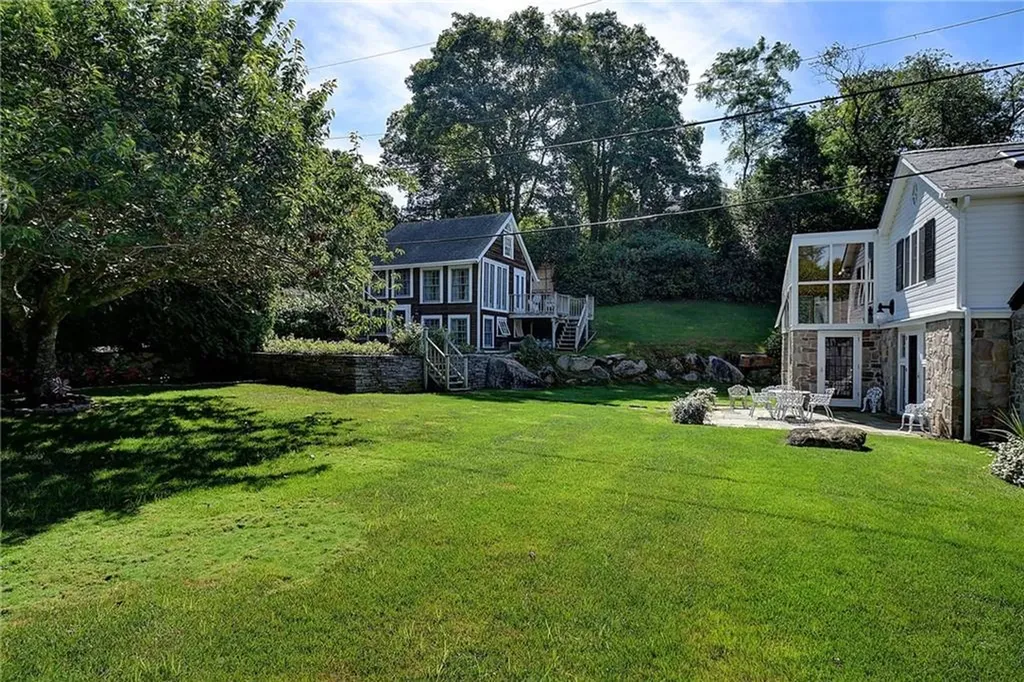 17 East Hills Road Westerly RI 02891