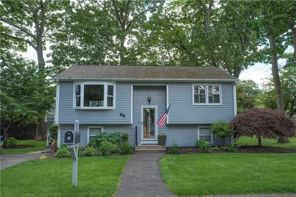 96 Naples Avenue Warwick RI 02886