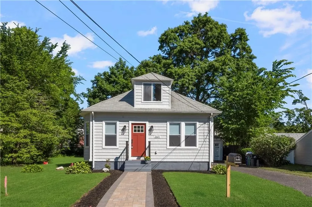 165 Washington Street Warwick RI 02888