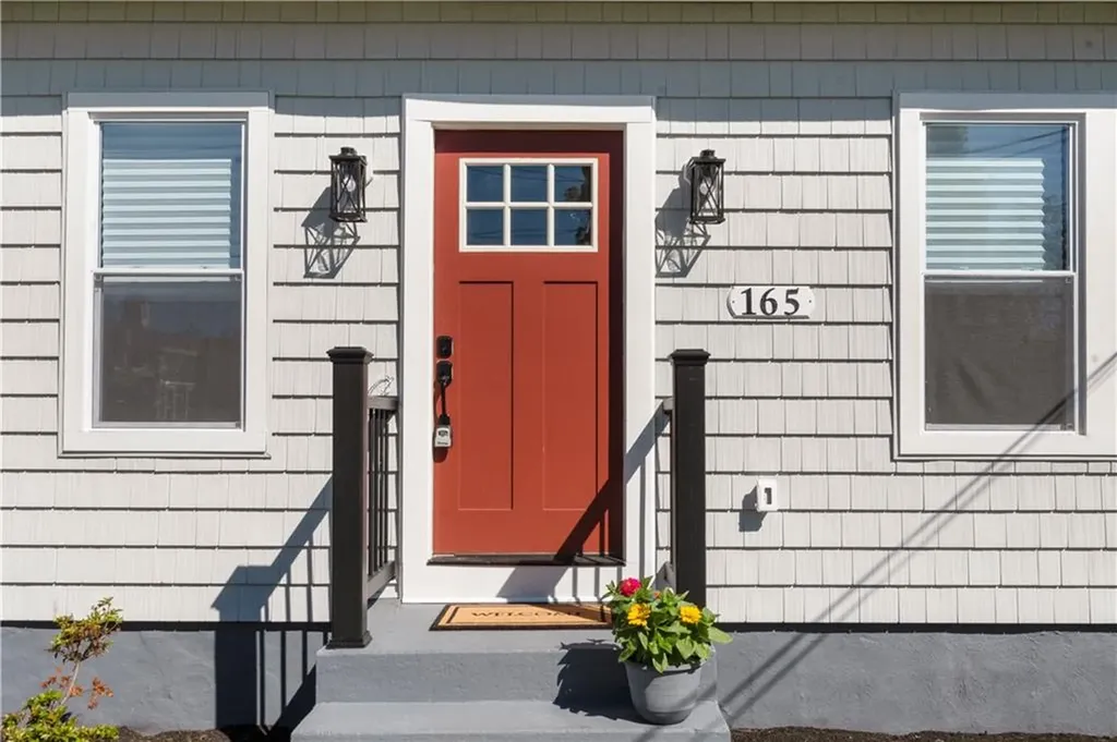 165 Washington Street Warwick RI 02888