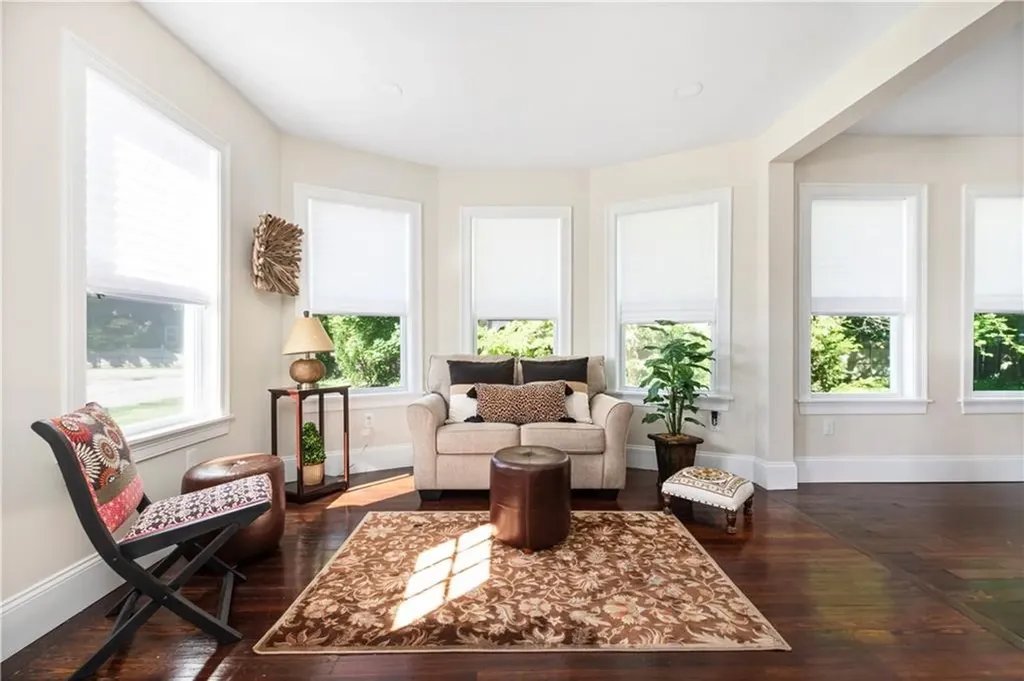 165 Washington Street Warwick RI 02888