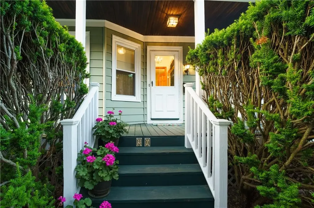 20 Glendale Avenue Providence RI 02906