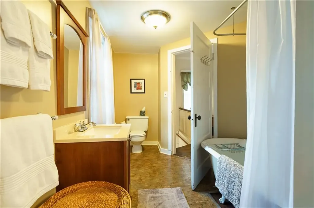 20 Glendale Avenue Providence RI 02906