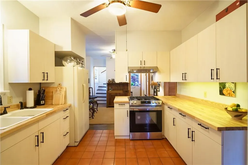 20 Glendale Avenue Providence RI 02906