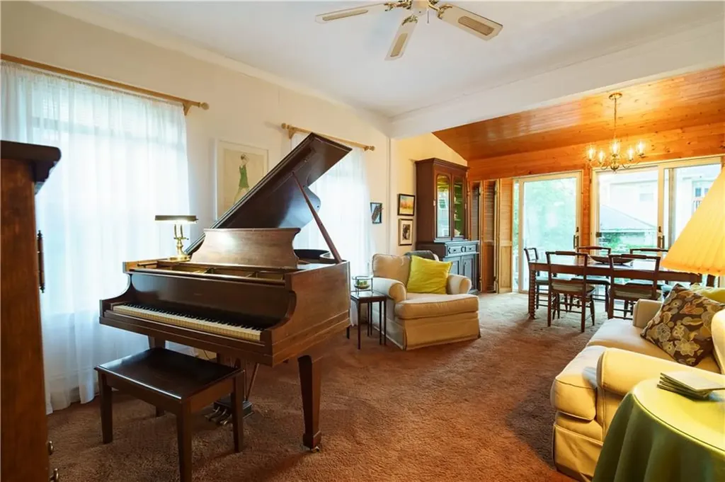 20 Glendale Avenue Providence RI 02906