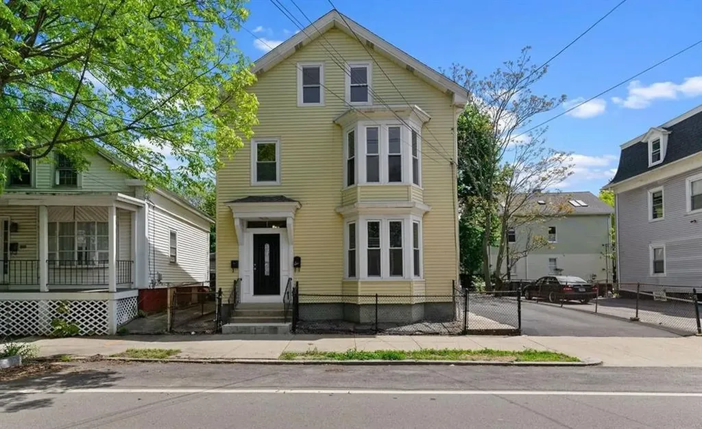 82 Sycamore Street Providence RI 02909