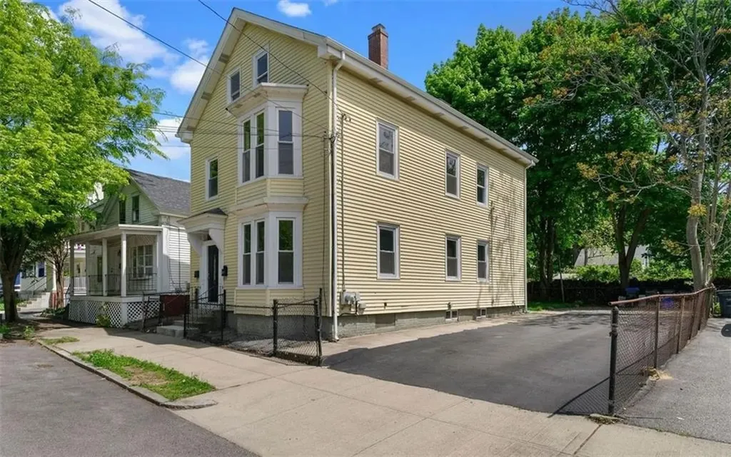 82 Sycamore Street Providence RI 02909