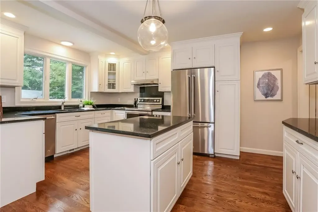 25 Wapping Road Portsmouth RI 02871