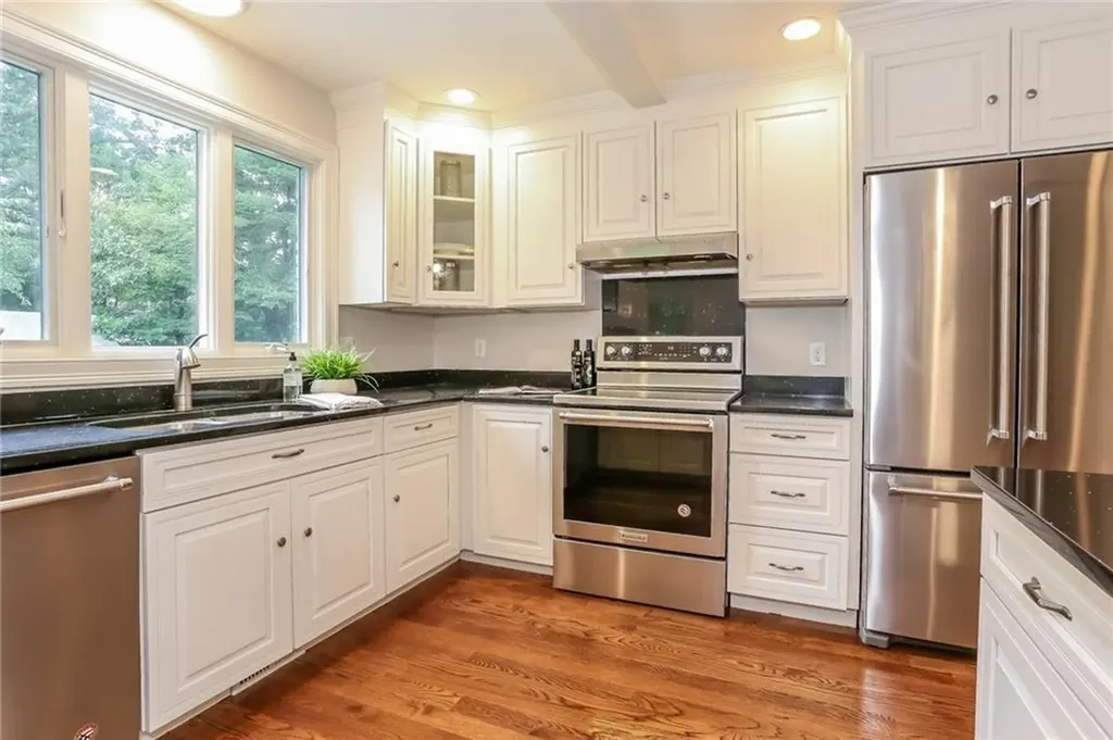 25 Wapping Road Portsmouth RI 02871