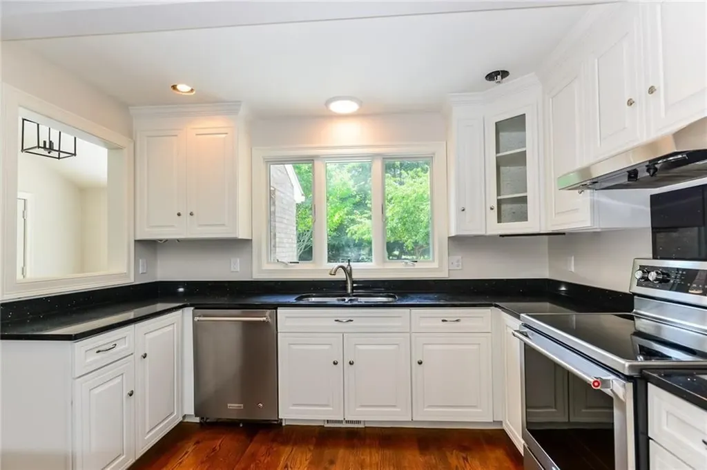 25 Wapping Road Portsmouth RI 02871