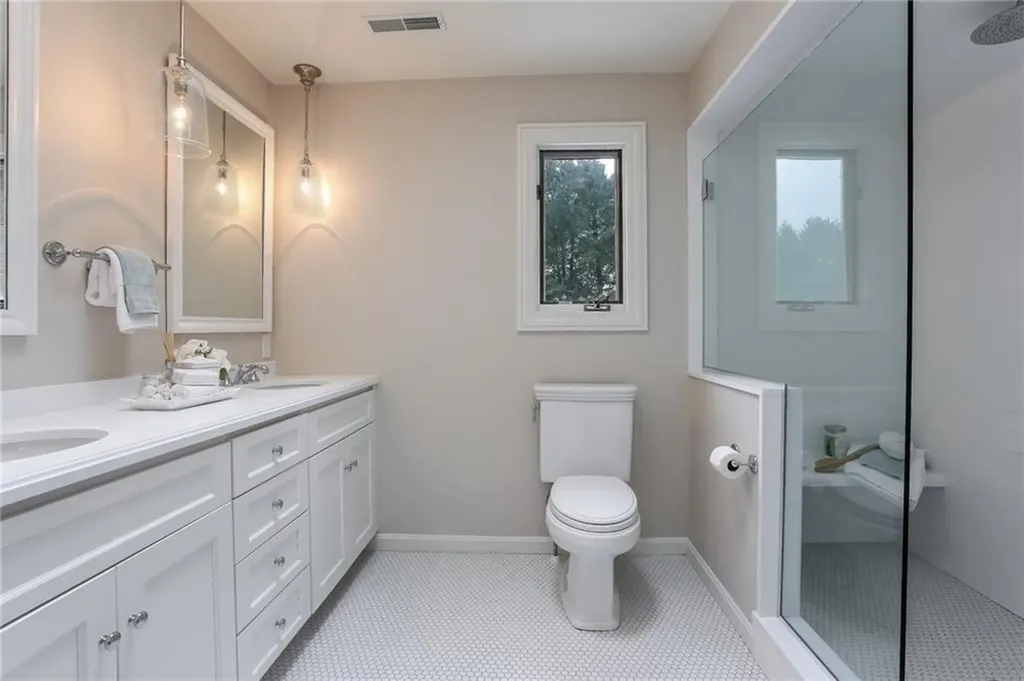 25 Wapping Road Portsmouth RI 02871