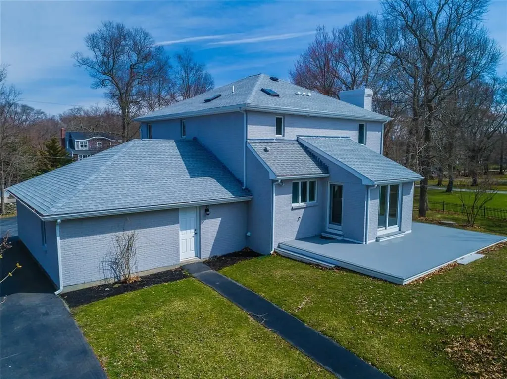 25 Wapping Road Portsmouth RI 02871