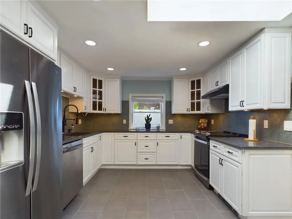 409 Shady Valley Road Coventry RI 02816