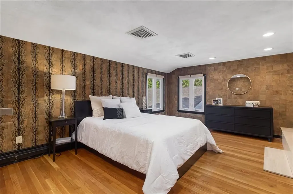 17 Longview Drive Cranston RI 02920