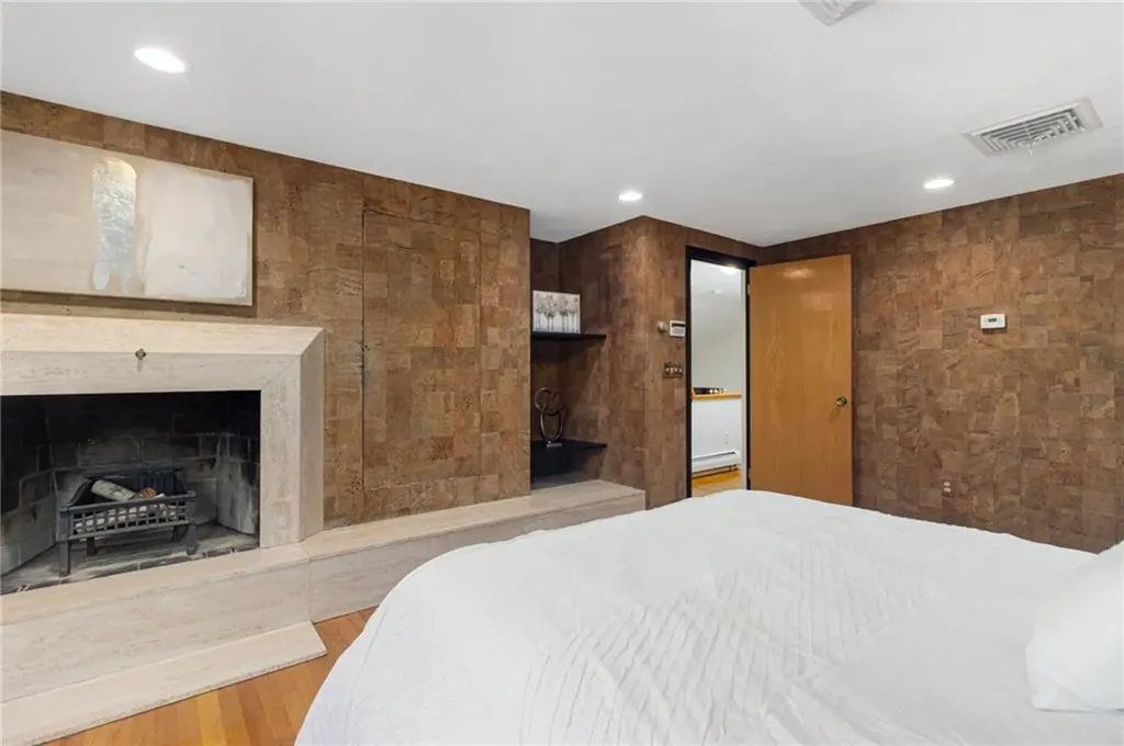 17 Longview Drive Cranston RI 02920