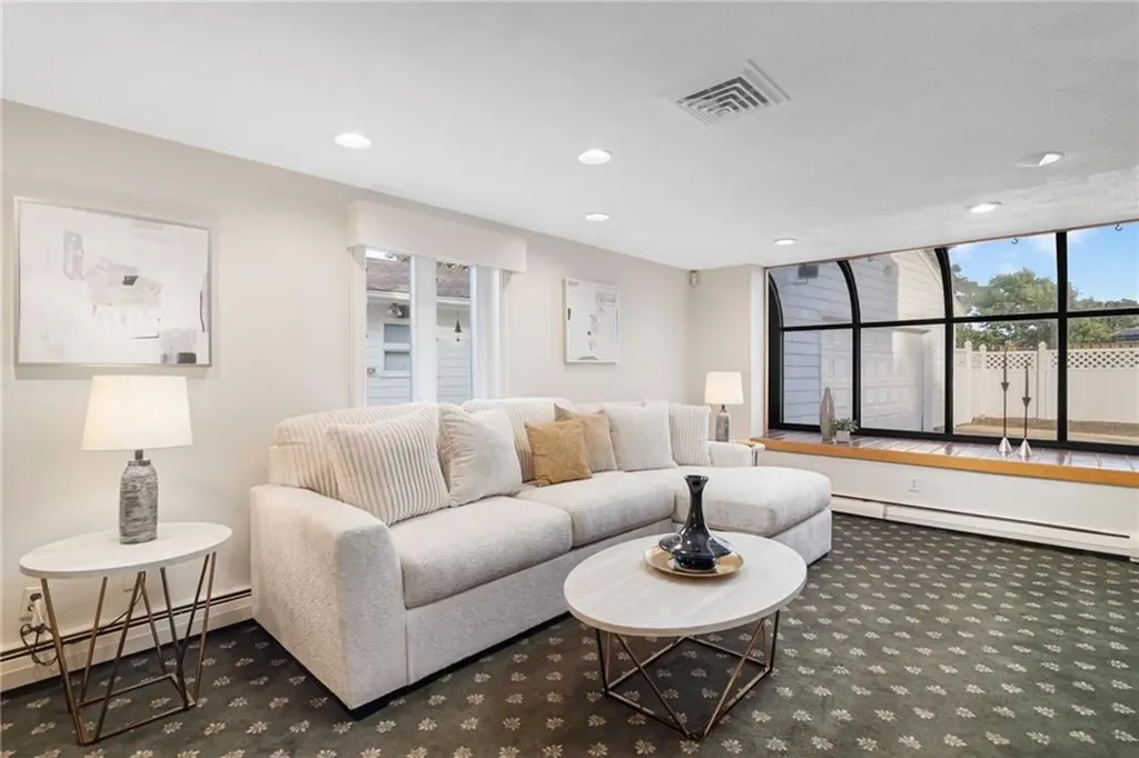 17 Longview Drive Cranston RI 02920