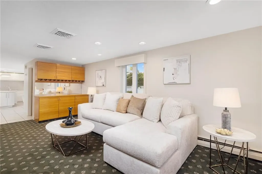 17 Longview Drive Cranston RI 02920