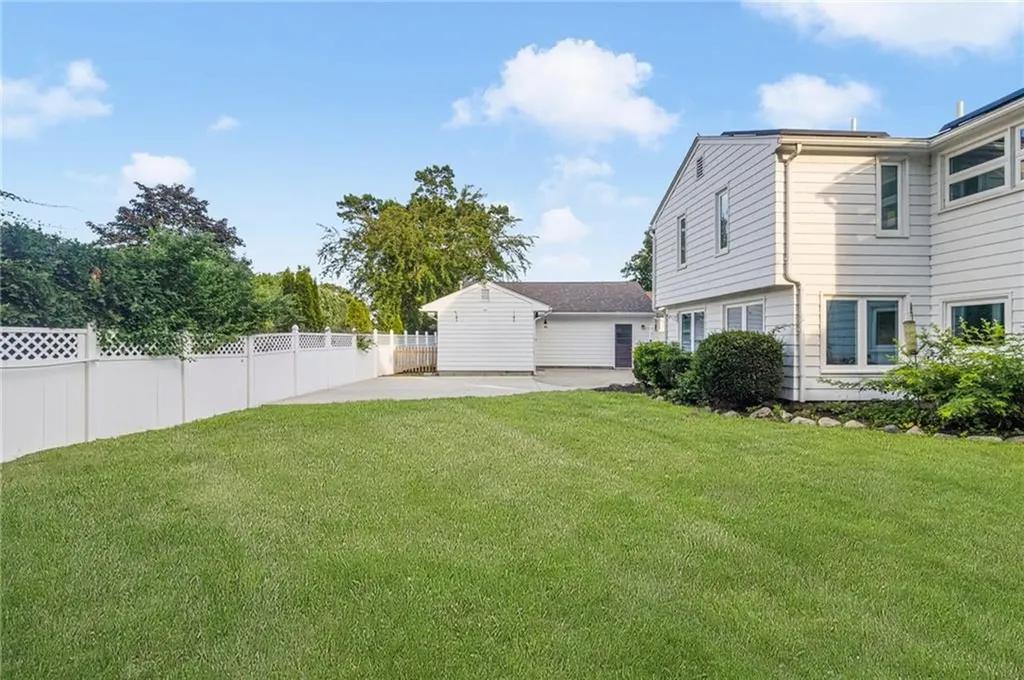 17 Longview Drive Cranston RI 02920