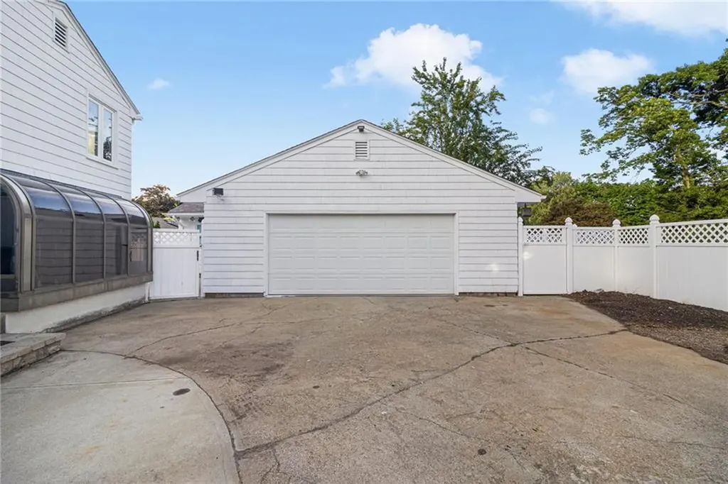 17 Longview Drive Cranston RI 02920