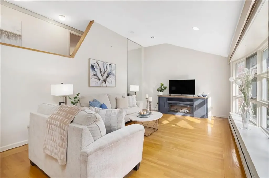 17 Longview Drive Cranston RI 02920