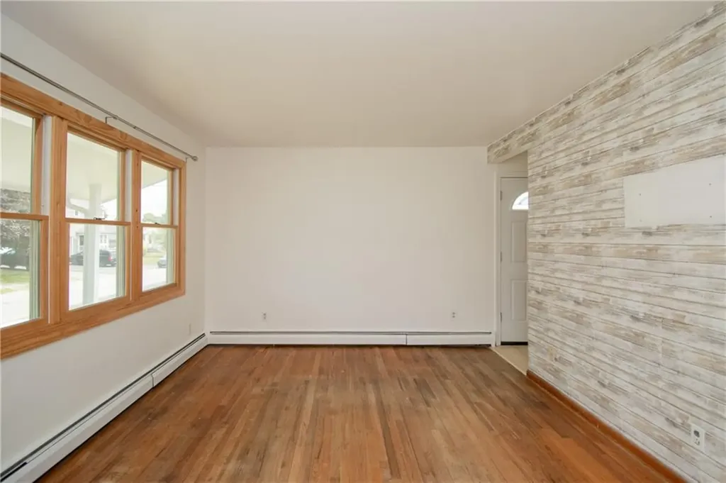 58 Islington Avenue Portsmouth RI 02871