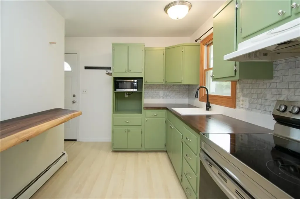 58 Islington Avenue Portsmouth RI 02871